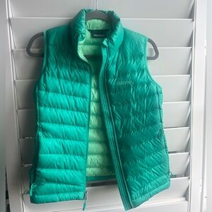 Women’s green marmot vest size XS